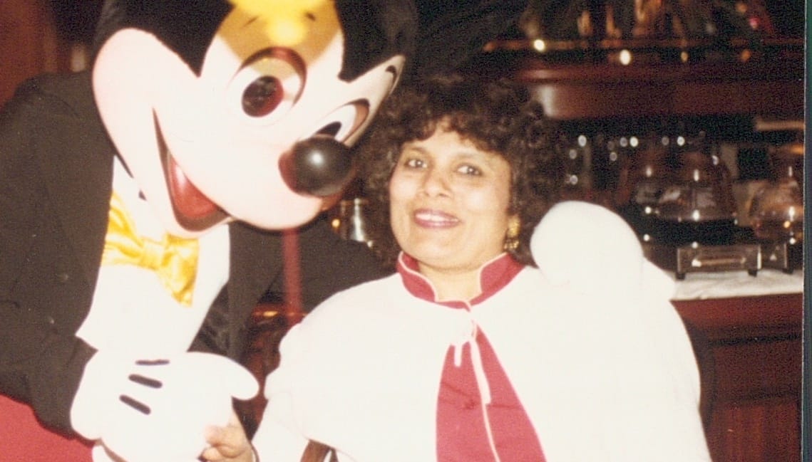 Don’t turn around Mom, there’s a giant mouse behind you
